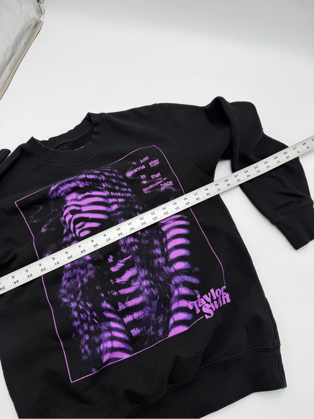 Taylor Swift The Eras Tour Lavender Haze Crewneck Swiftie Sweatshirt Small - Picture 4 of 5